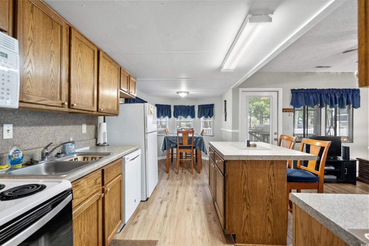 6001- V31 S Kings Highway Photo 18