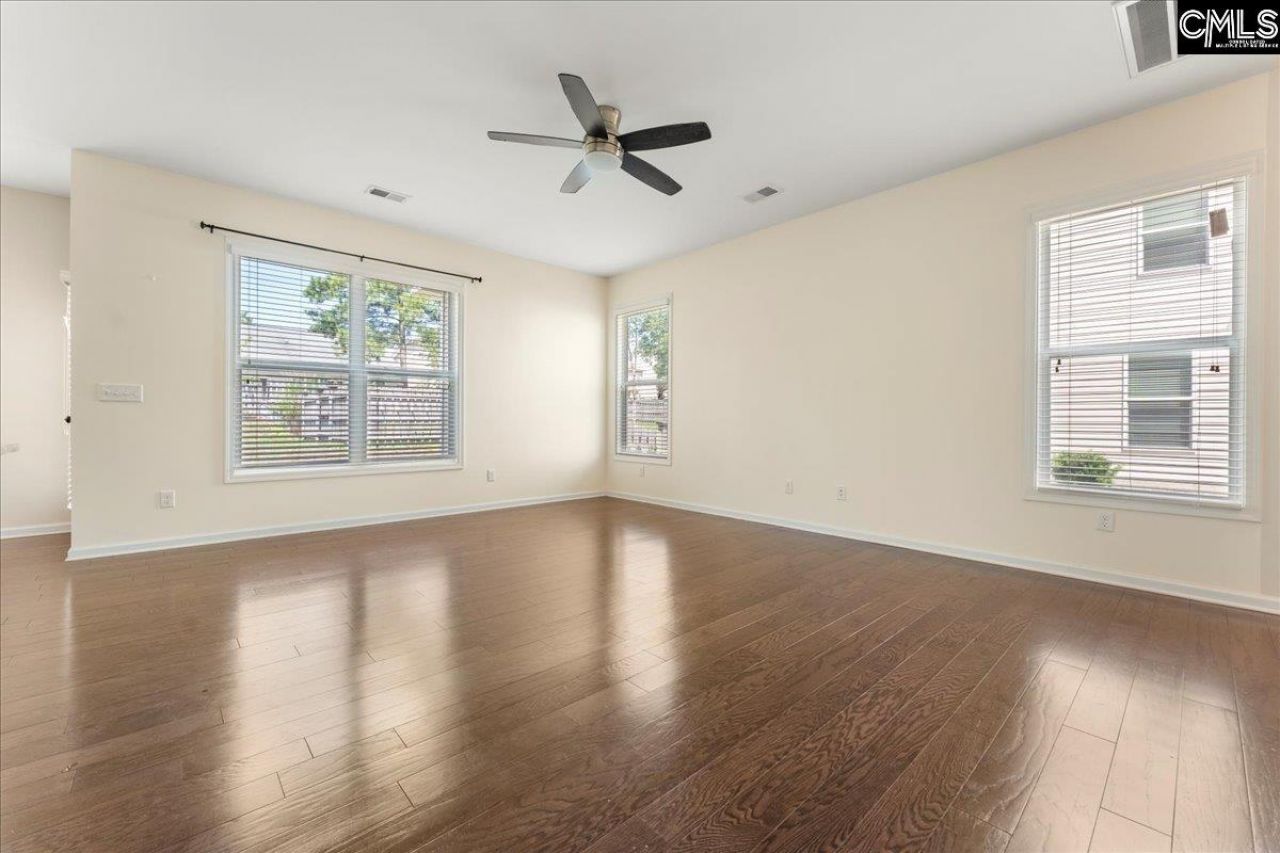 201 Ashwicke Drive Photo 10