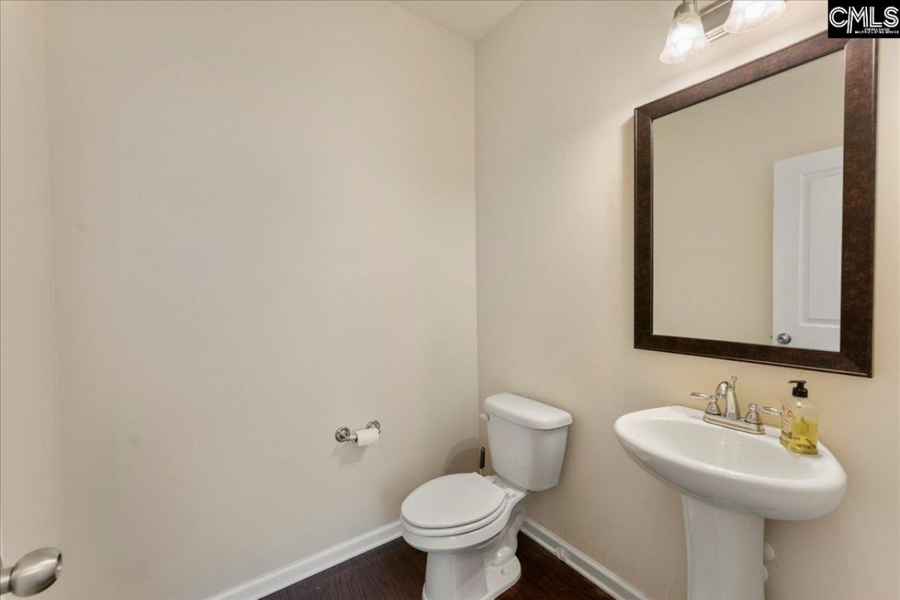 201 Ashwicke Drive Photo 12