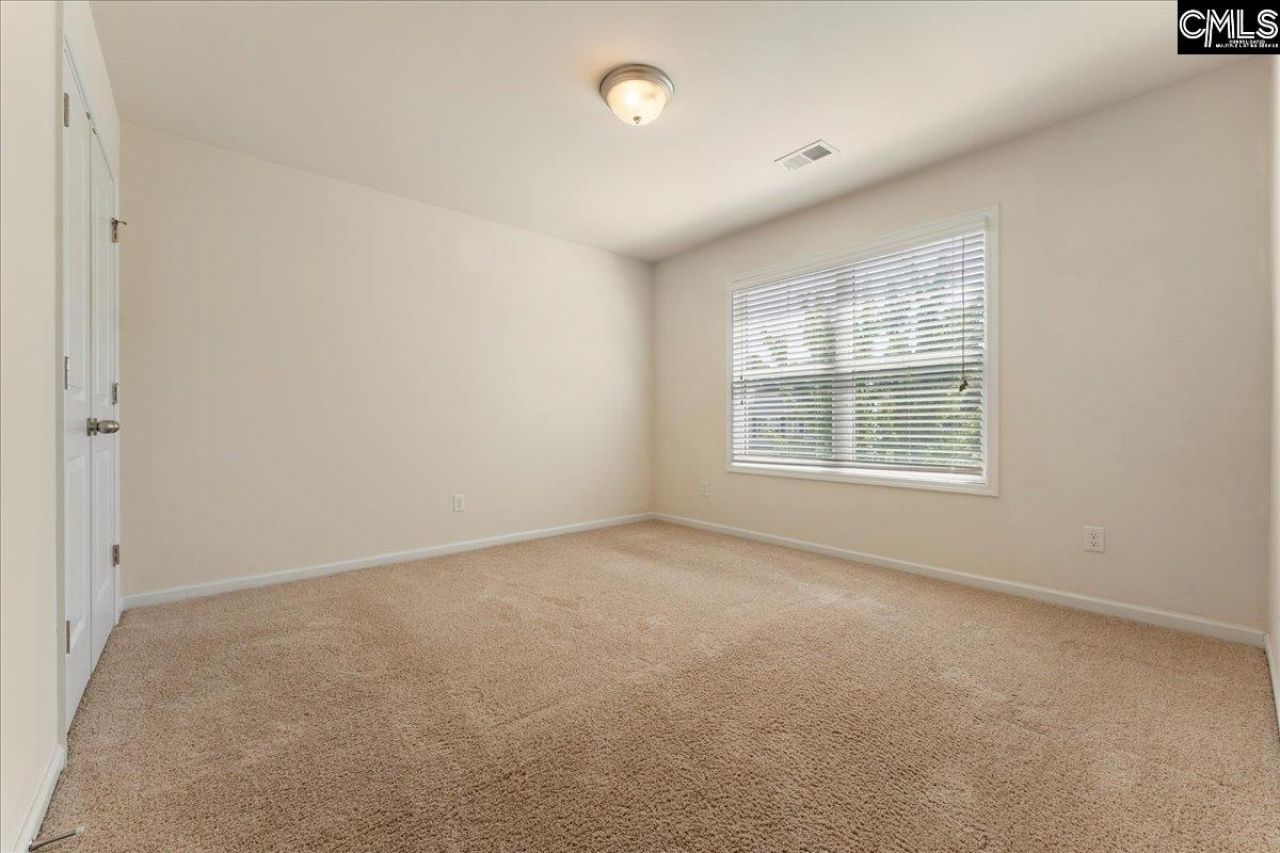 201 Ashwicke Drive Photo 17