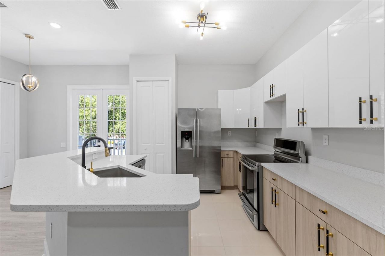 638 Limona Woods Drive, Brandon, FL 33510 Photo