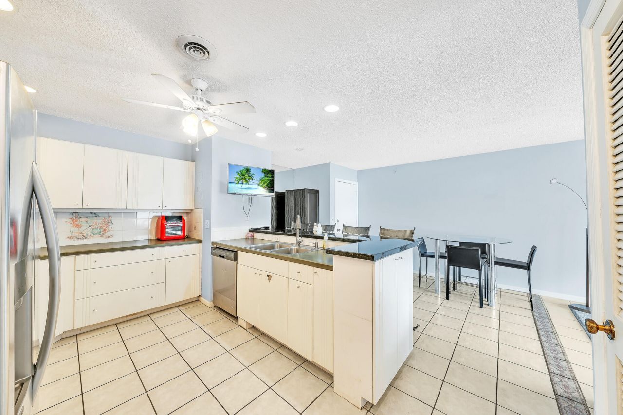 130 Cypress Club Drive, Unit 331, Pompano Beach, FL 33060 Photo