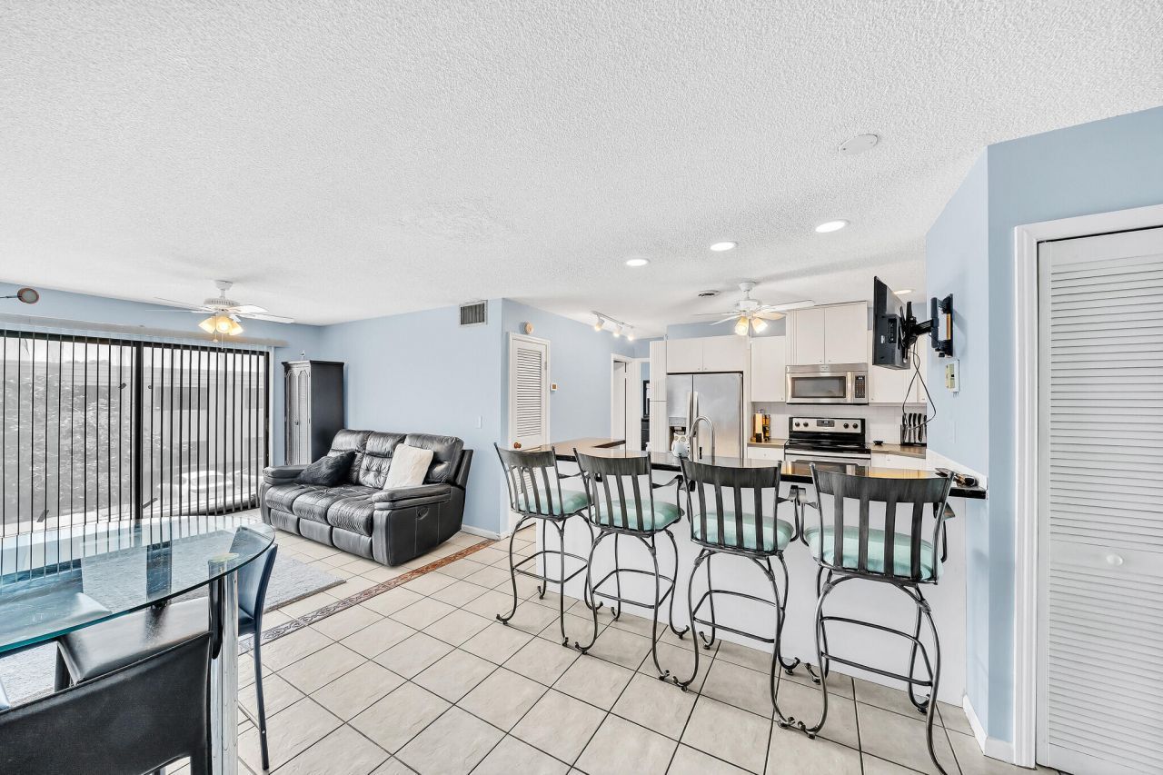 130 Cypress Club Drive, Unit 331, Pompano Beach, FL 33060 Photo