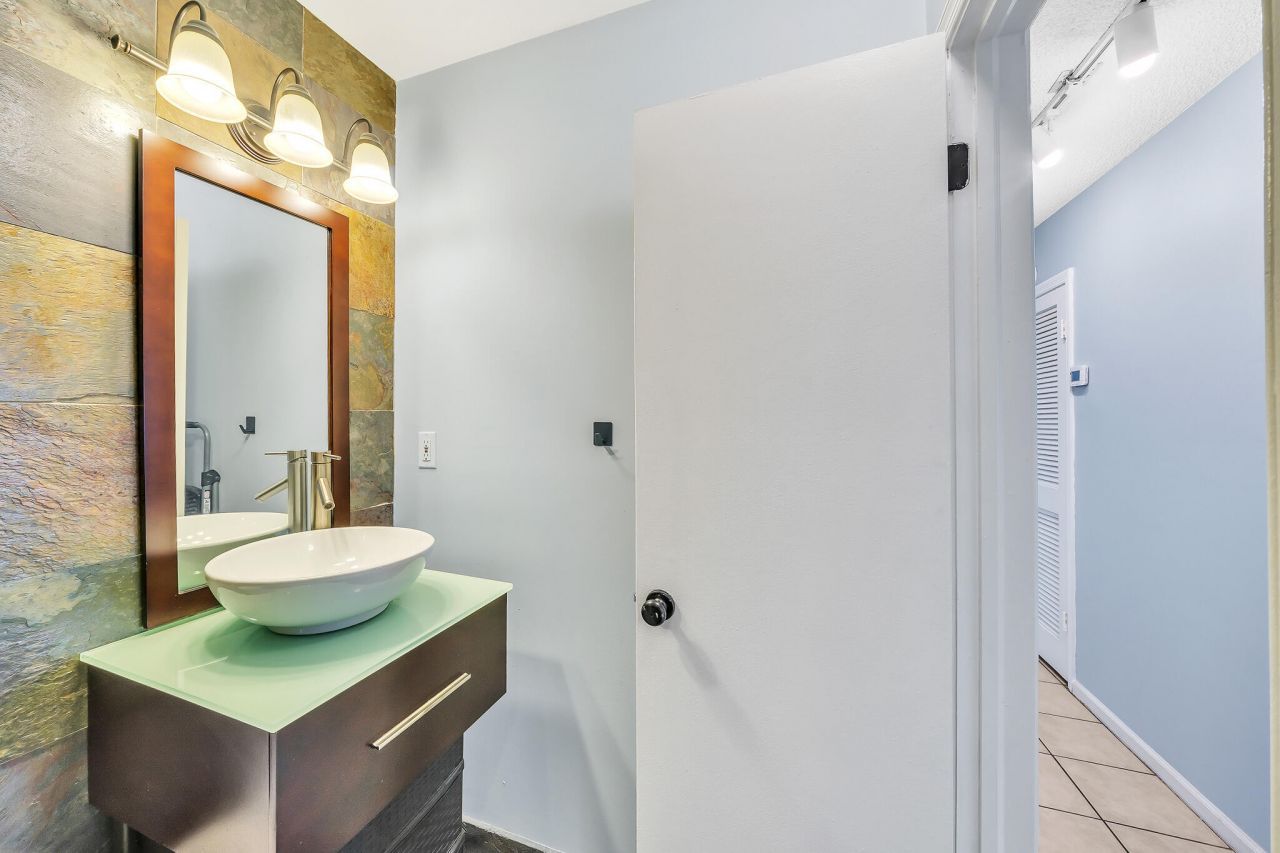 130 Cypress Club Drive, Unit 331, Pompano Beach, FL 33060 Photo