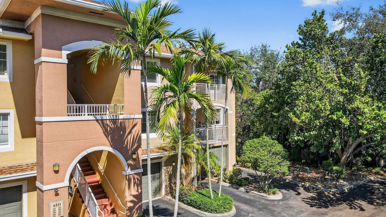 6511 Emerald Dunes Drive, Unit 304, West Palm Beach, FL 33411 Photo