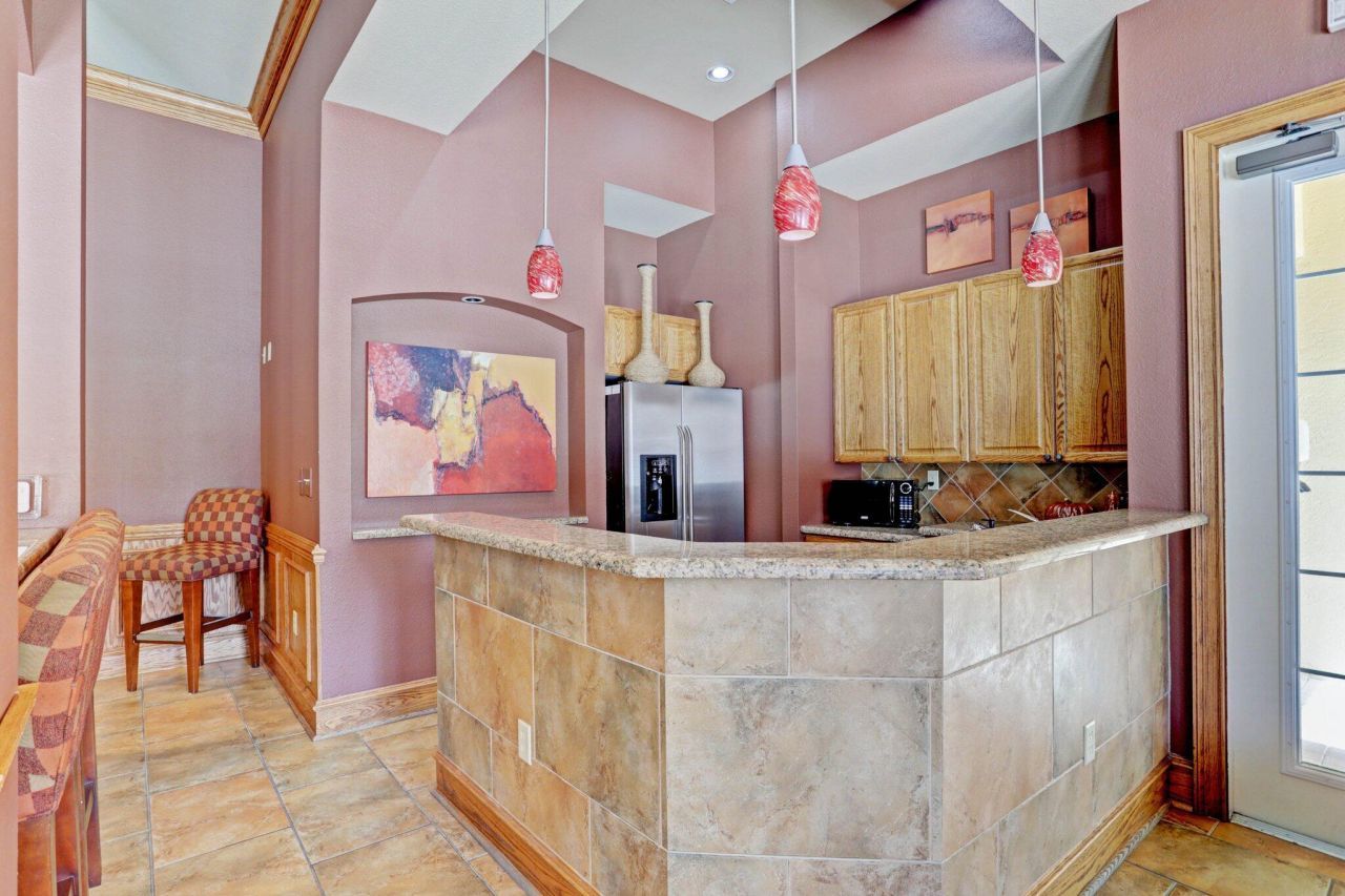 6511 Emerald Dunes Drive, Unit 304, West Palm Beach, FL 33411 Photo