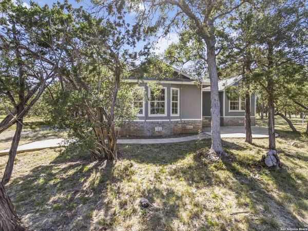 1260 comanche, Bandera, TX 78003