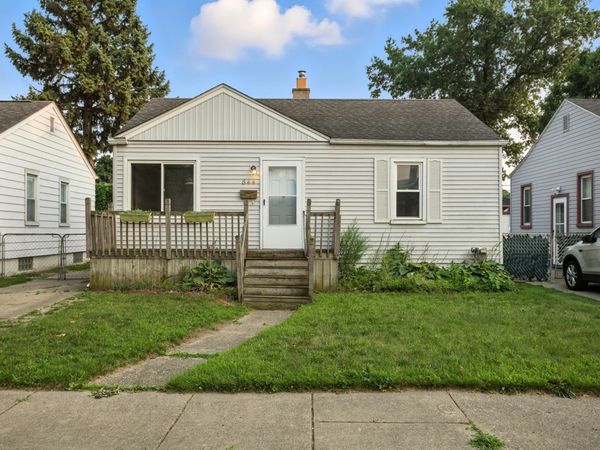 644 E Brickley Avenue, Hazel Park, MI 48030