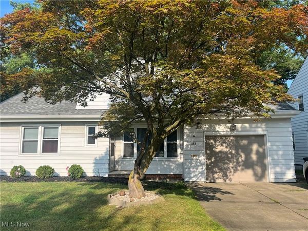 888 Richmond Road, Lyndhurst, OH 44124