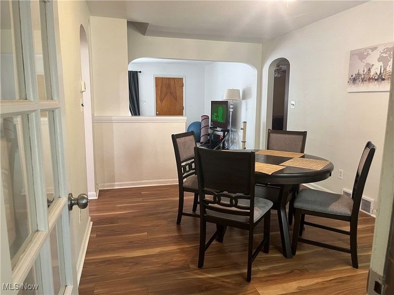 888 Richmond Road, Lyndhurst, OH 44124 Photo 6