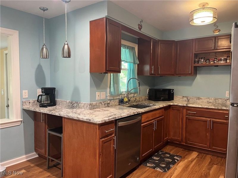 888 Richmond Road, Lyndhurst, OH 44124 Photo 9
