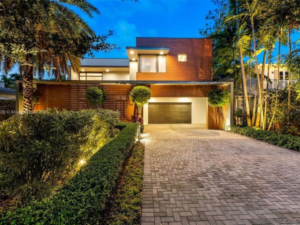 7621 SW 59th Ct, South Miami, FL 33143