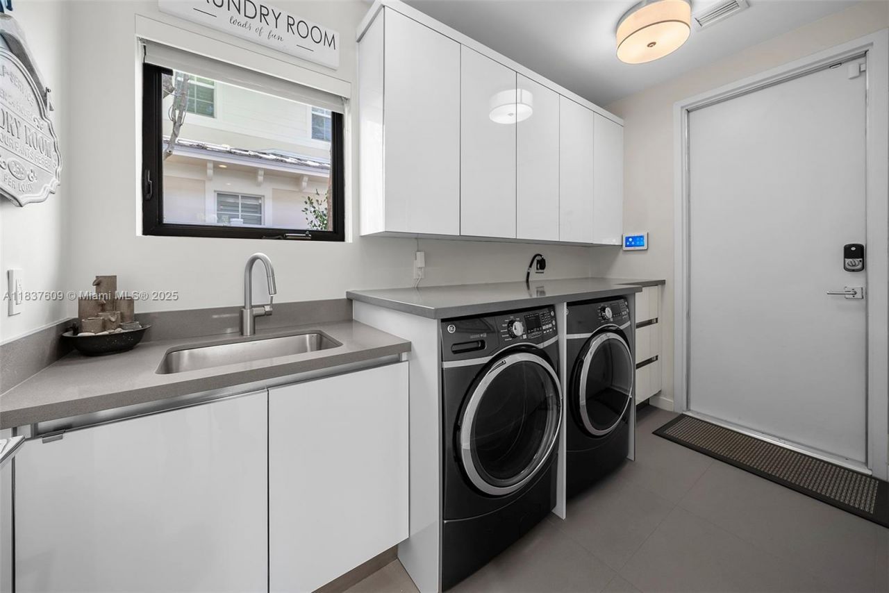 7621 SW 59th Ct, South Miami, FL 33143 Photo