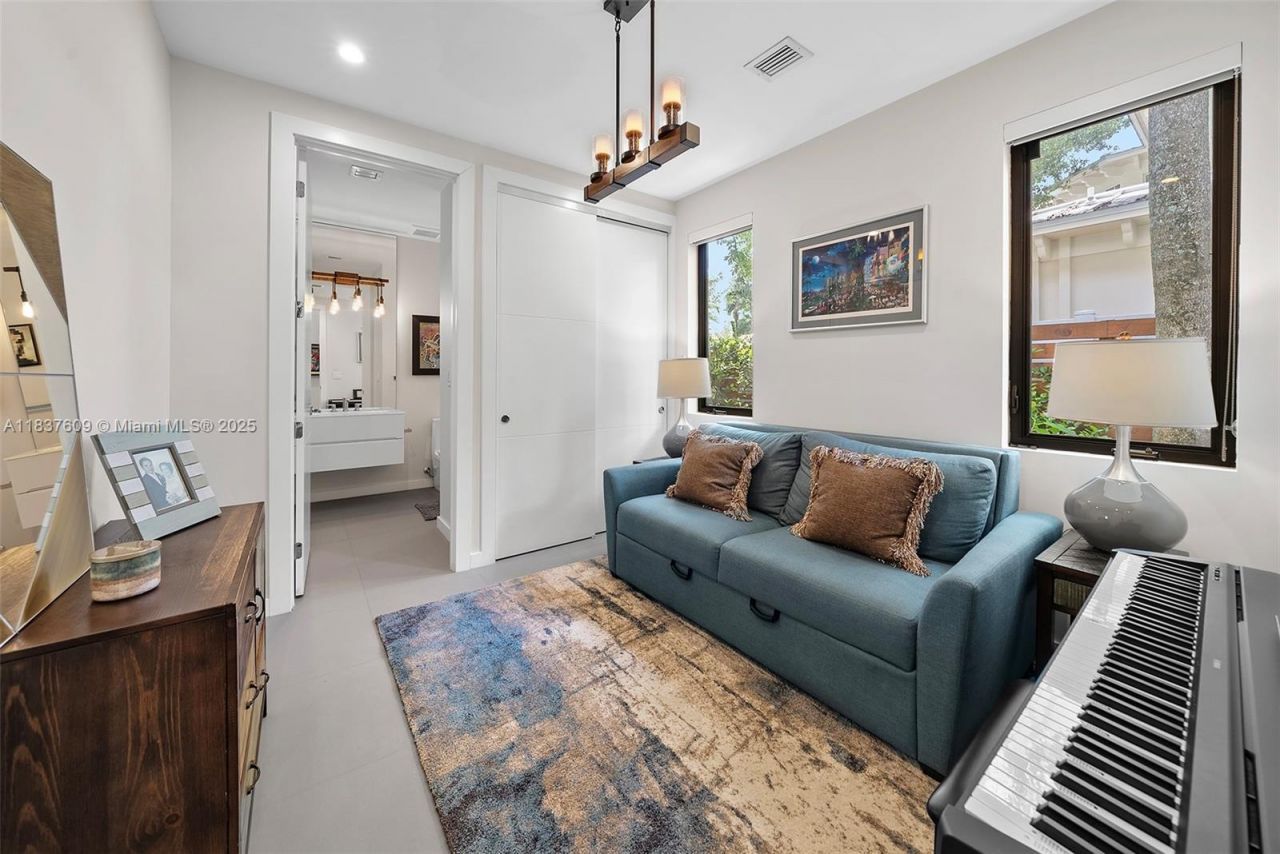 7621 SW 59th Ct, South Miami, FL 33143 Photo