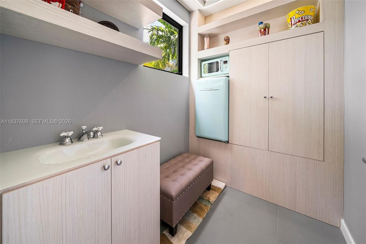 7621 SW 59th Ct, South Miami, FL 33143 Photo