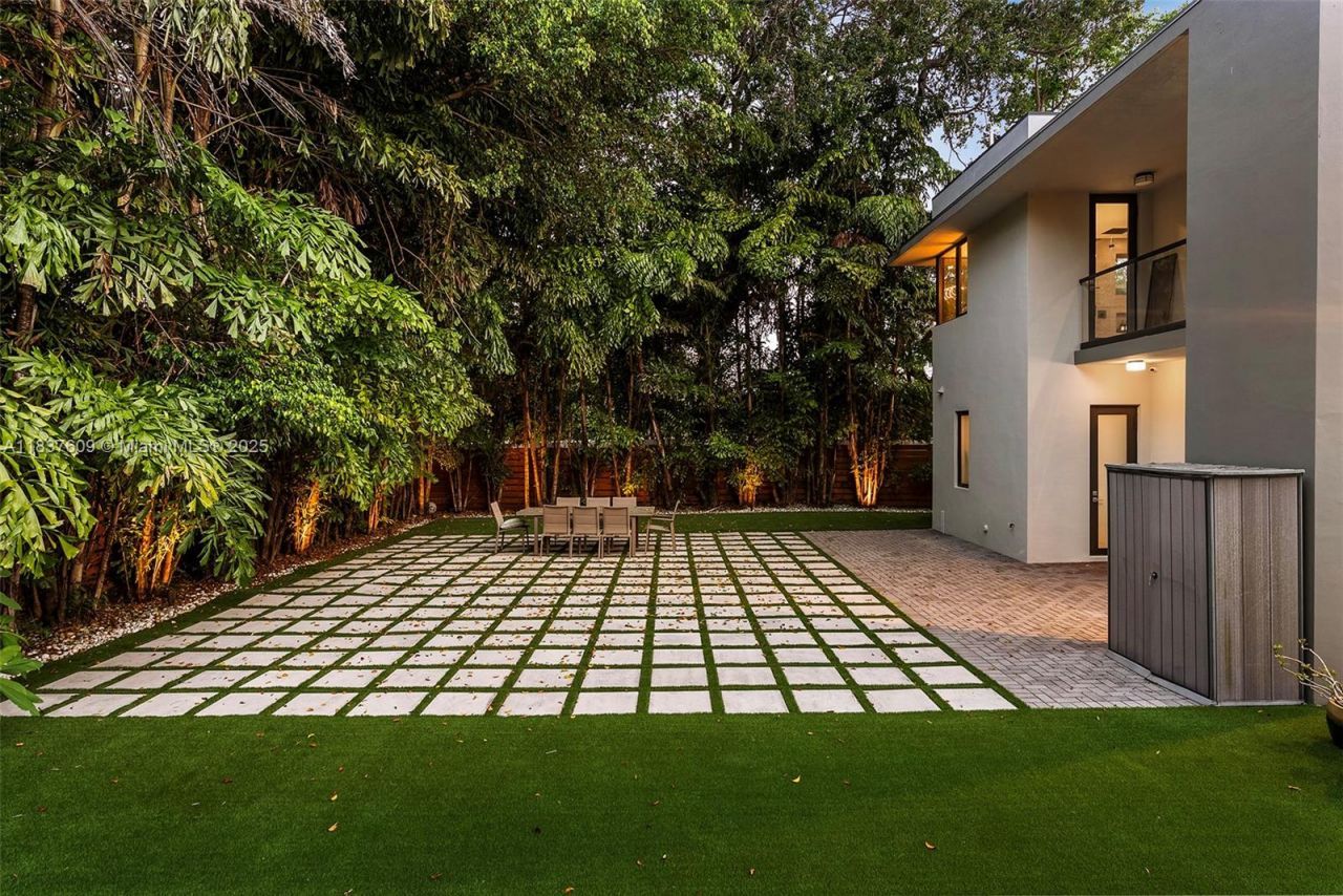 7621 SW 59th Ct, South Miami, FL 33143 Photo