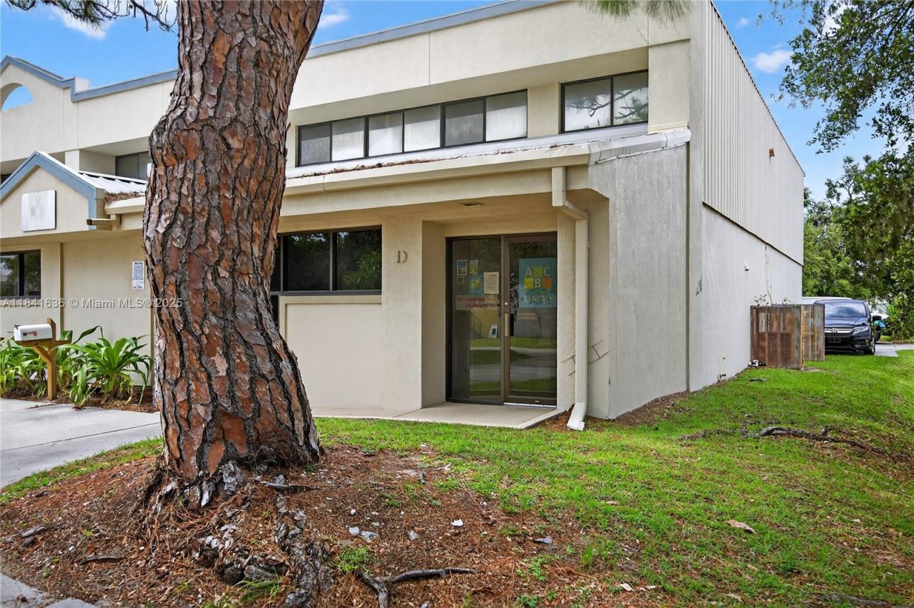 2239 15th St D, Sarasota, FL 34237 Photo