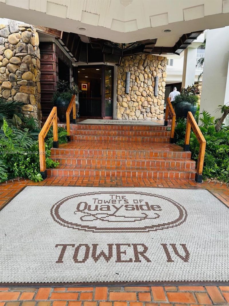 4000 Towerside Ter, Unit 1503, Miami, FL 33138 Photo