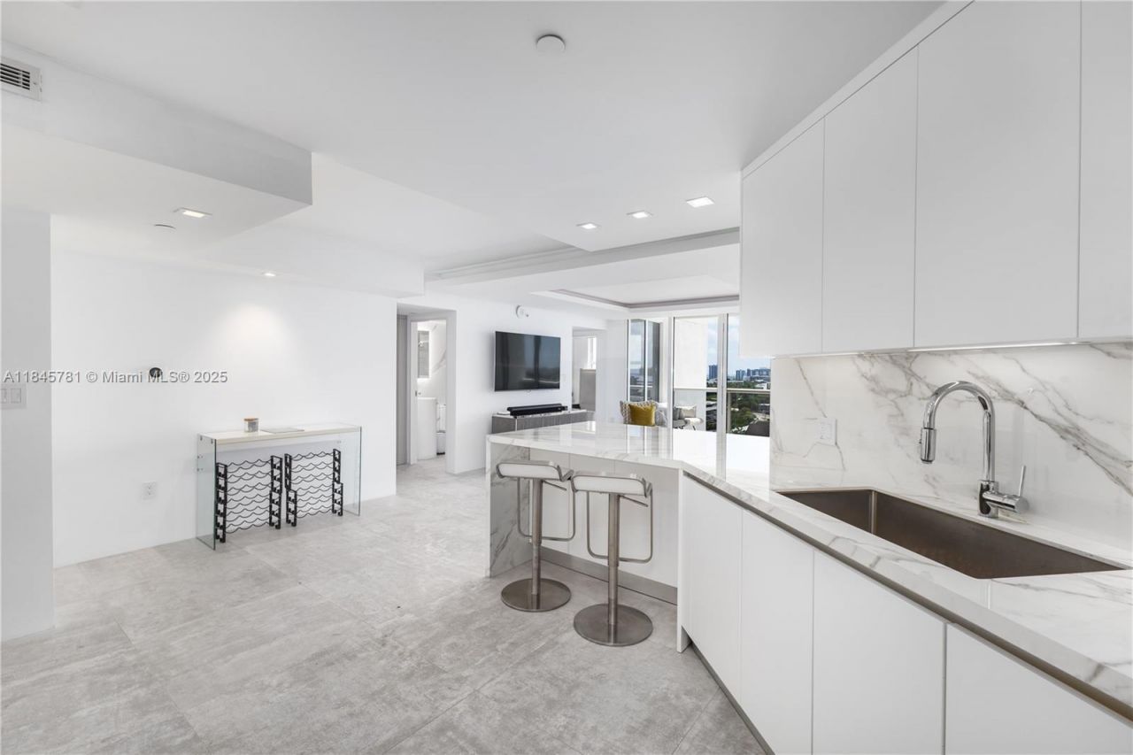 1800 Sunset Harbour Dr, Unit 1515, Miami Beach, FL 33139 Photo