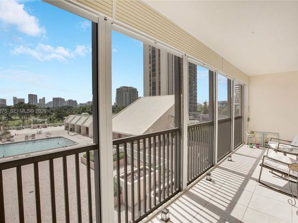 20301 W Country Club Drive, Unit 526, Aventura, FL 33180