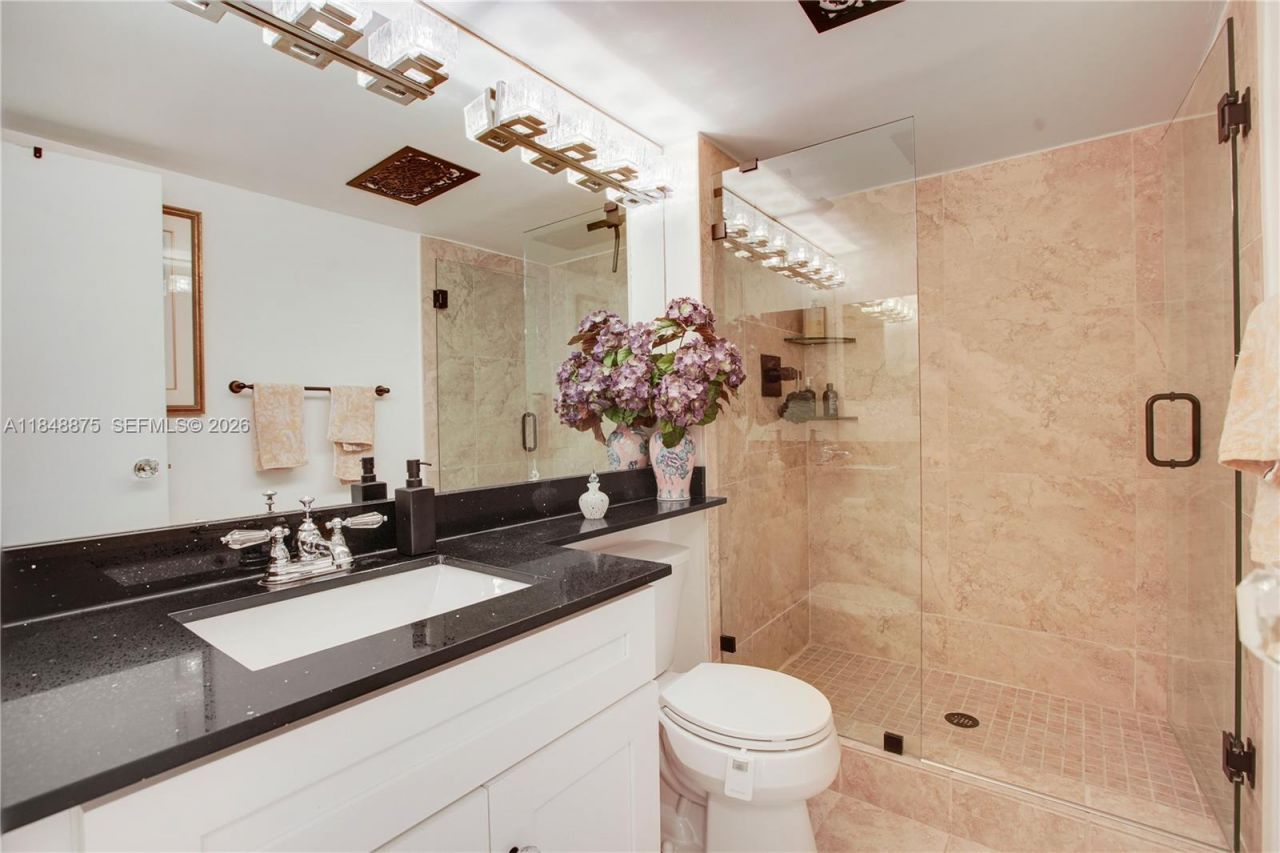 20301 W Country Club Drive, Unit 526, Aventura, FL 33180 Photo