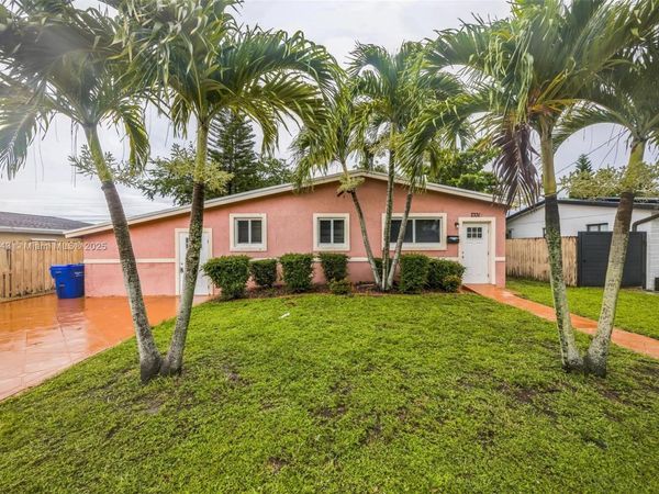 7331 Cleveland St, Hollywood, FL 33024