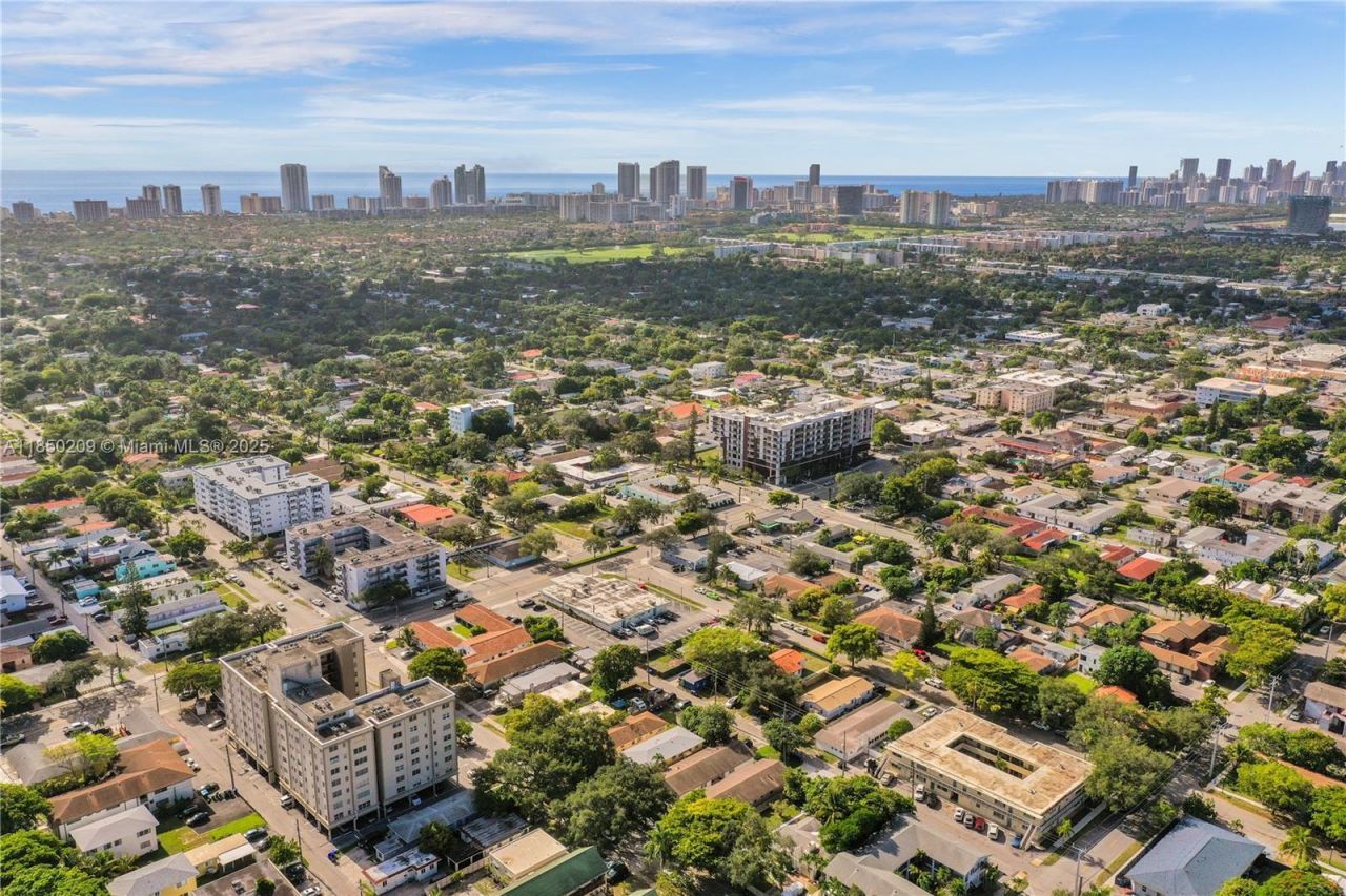 1811 Jefferson St, Unit 606, Hollywood, FL 33020 Photo