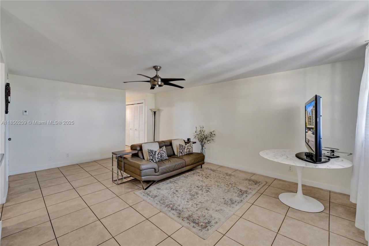 1811 Jefferson St, Unit 606, Hollywood, FL 33020 Photo