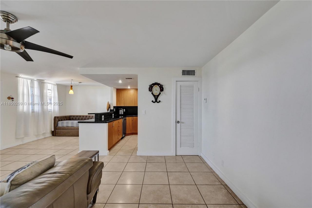 1811 Jefferson St, Unit 606, Hollywood, FL 33020 Photo