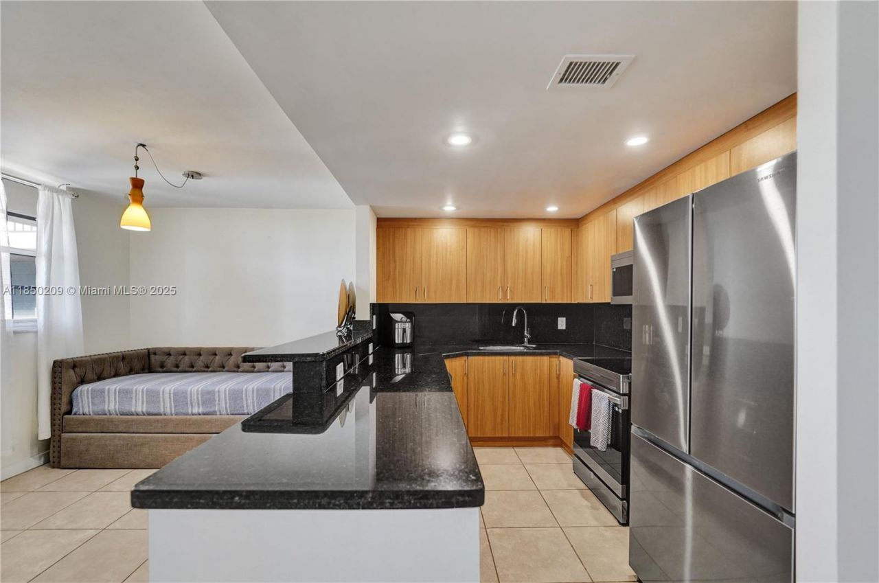 1811 Jefferson St, Unit 606, Hollywood, FL 33020 Photo