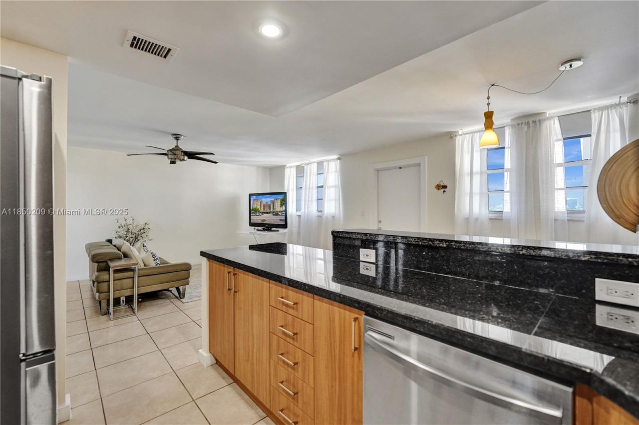 1811 Jefferson St, Unit 606, Hollywood, FL 33020 Photo