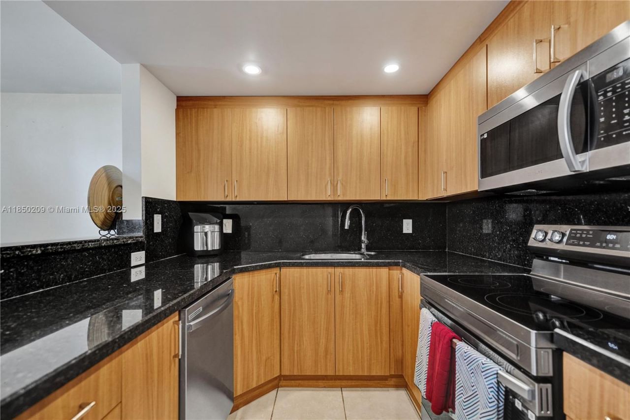 1811 Jefferson St, Unit 606, Hollywood, FL 33020 Photo