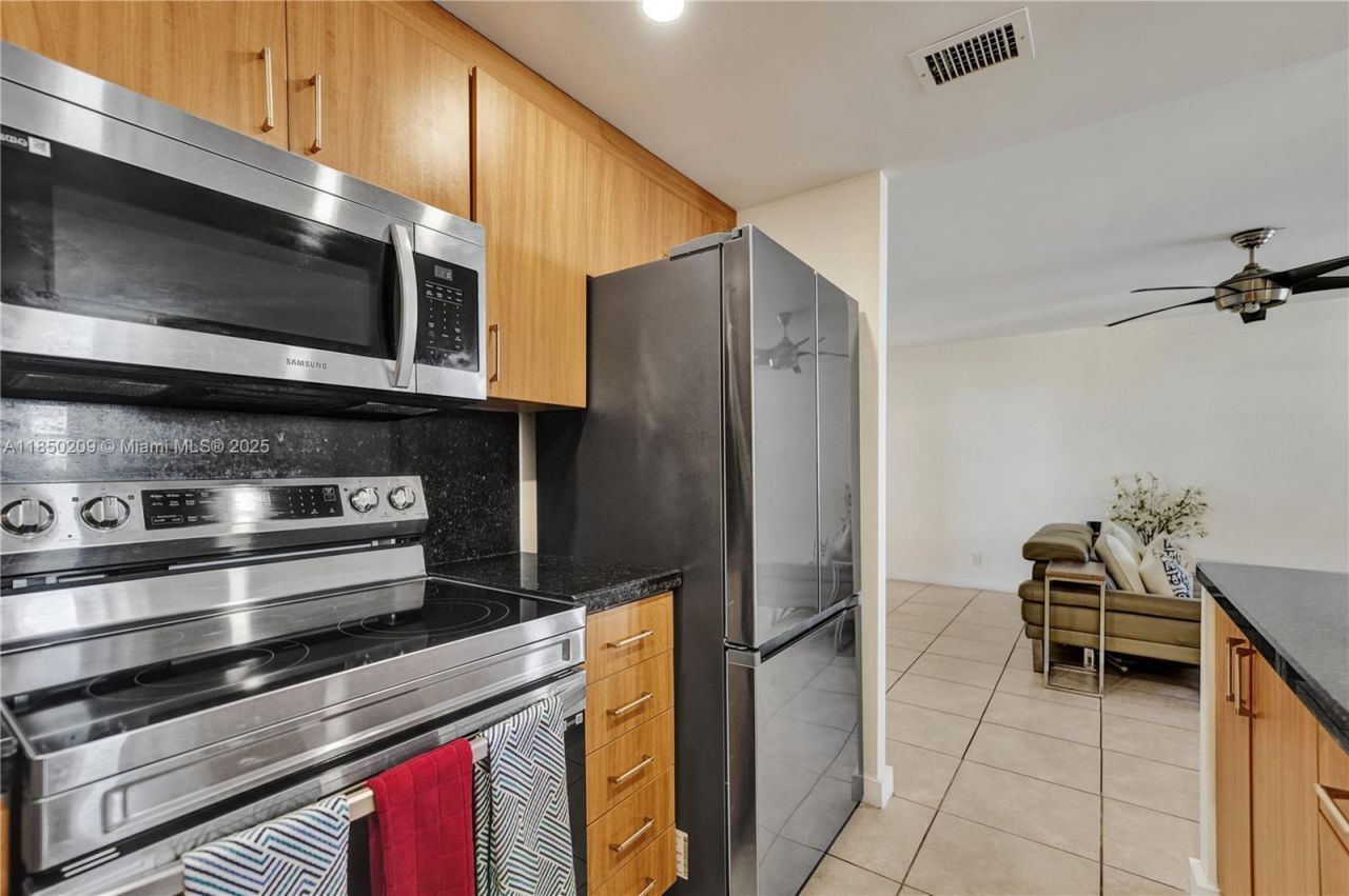 1811 Jefferson St, Unit 606, Hollywood, FL 33020 Photo