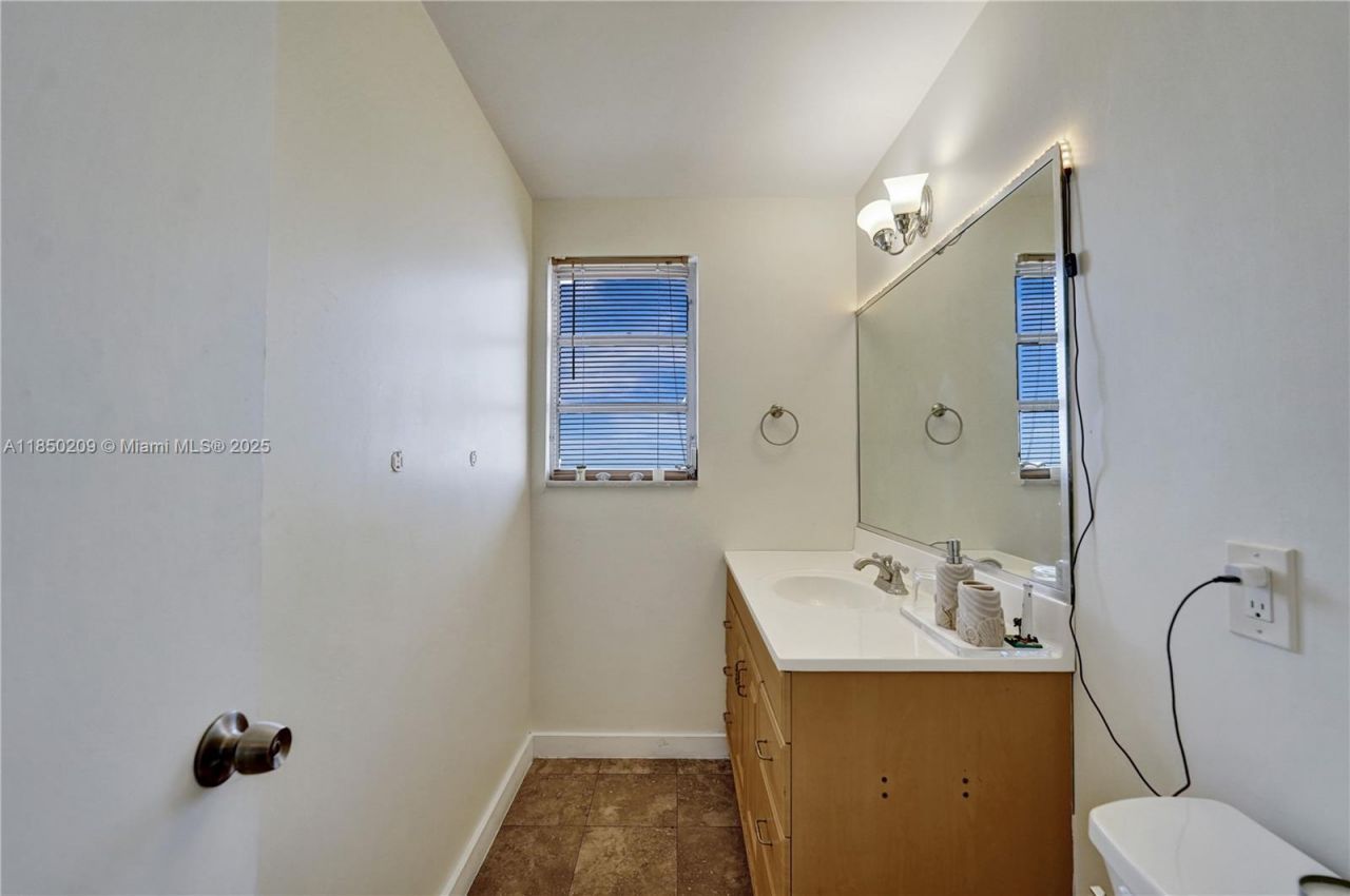 1811 Jefferson St, Unit 606, Hollywood, FL 33020 Photo