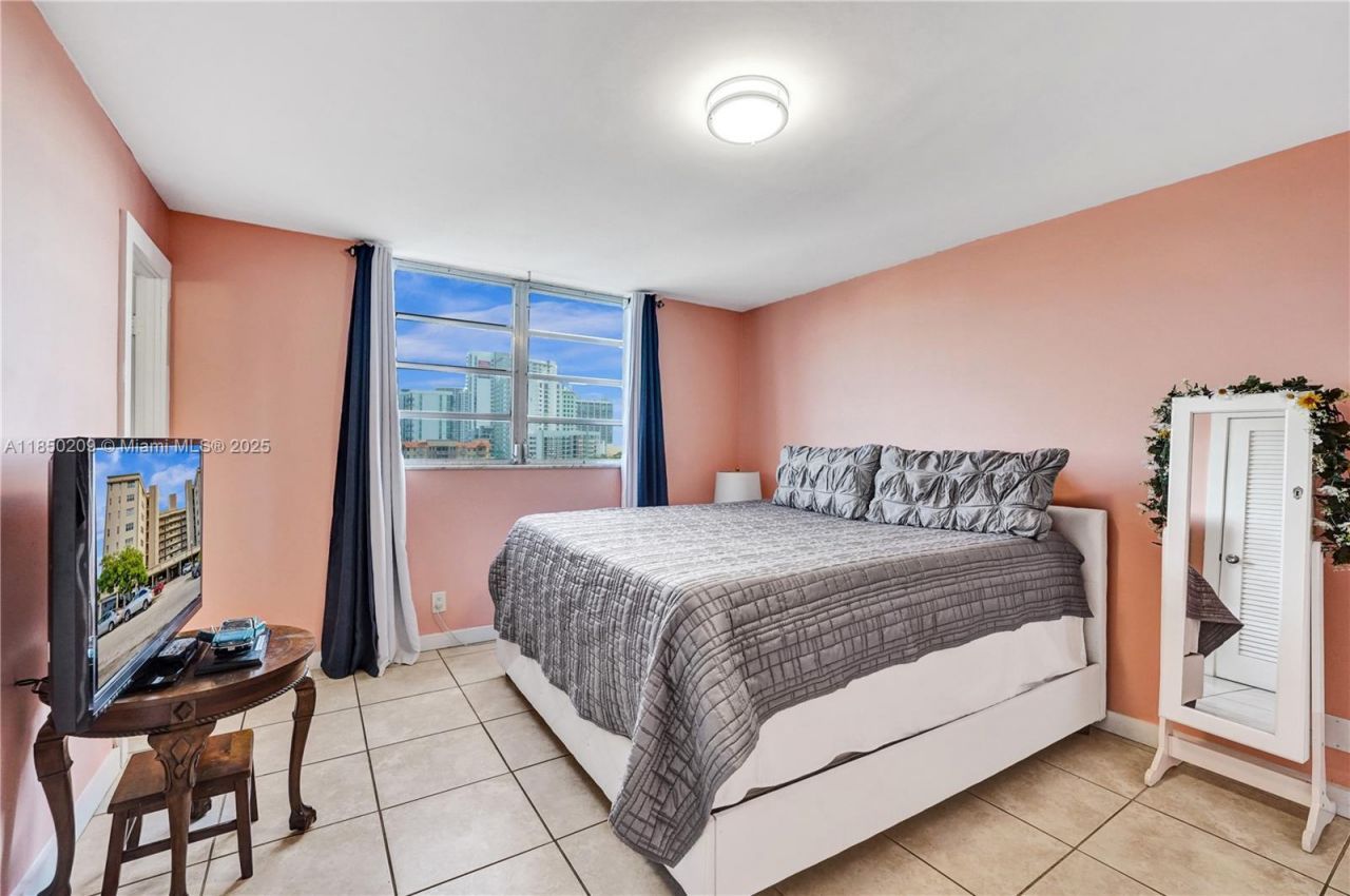 1811 Jefferson St, Unit 606, Hollywood, FL 33020 Photo