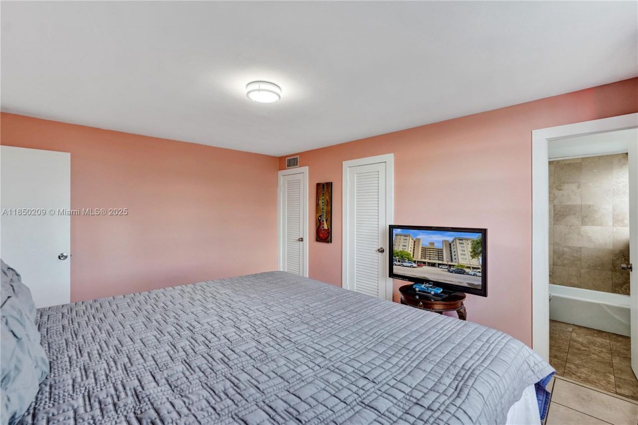 1811 Jefferson St, Unit 606, Hollywood, FL 33020 Photo