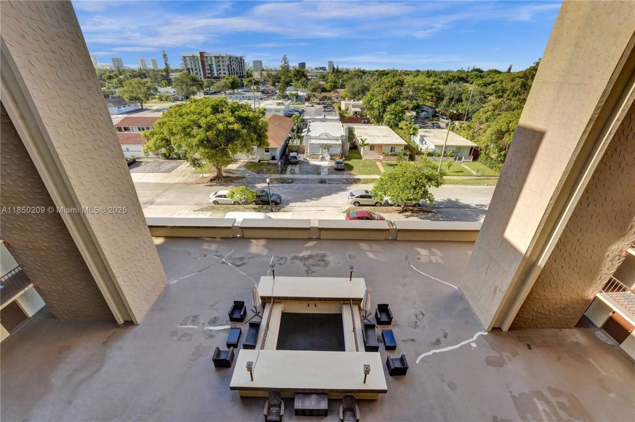 1811 Jefferson St, Unit 606, Hollywood, FL 33020 Photo