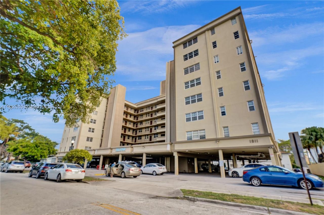 1811 Jefferson St, Unit 606, Hollywood, FL 33020 Photo