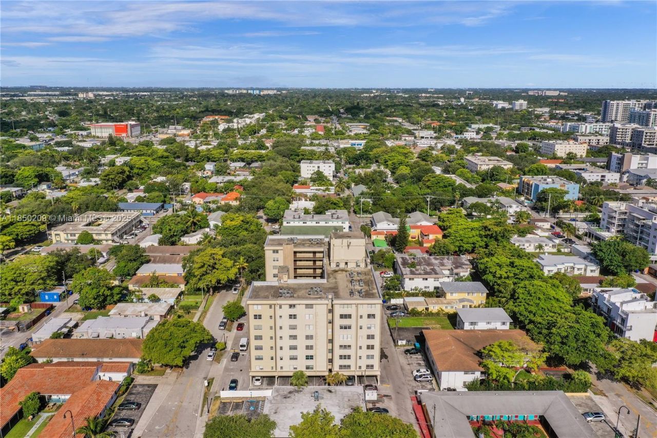 1811 Jefferson St, Unit 606, Hollywood, FL 33020 Photo