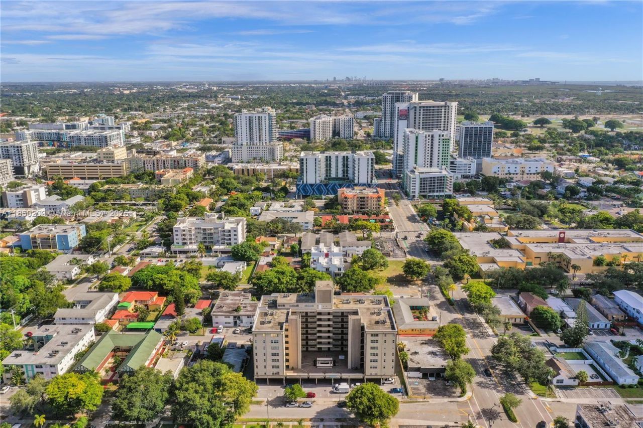 1811 Jefferson St, Unit 606, Hollywood, FL 33020 Photo