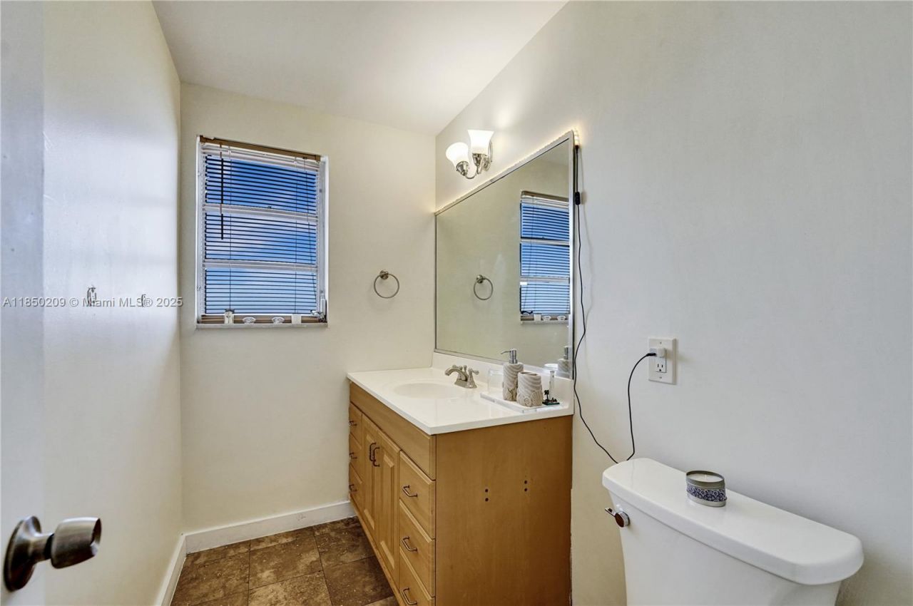 1811 Jefferson St, Unit 606, Hollywood, FL 33020 Photo