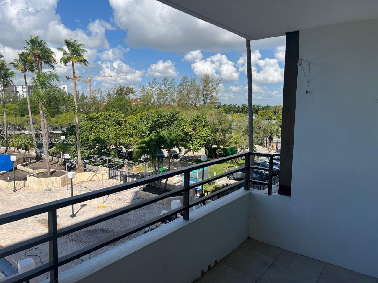 500 Three Islands Blvd, Unit M16, Hallandale Beach, FL 33009 Photo