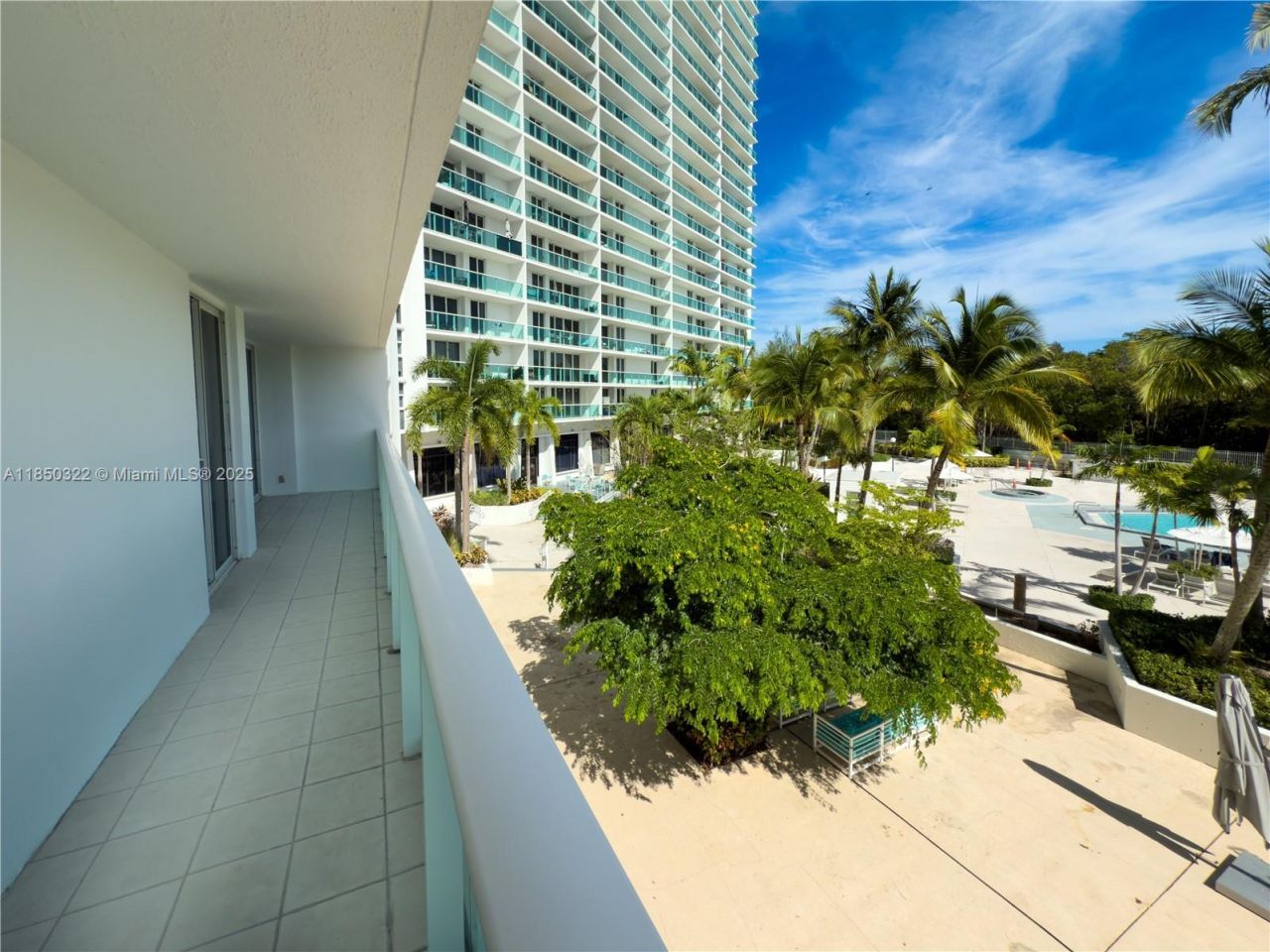 100 Bayview Dr, Unit 224, Sunny Isles Beach, FL 33160 Photo