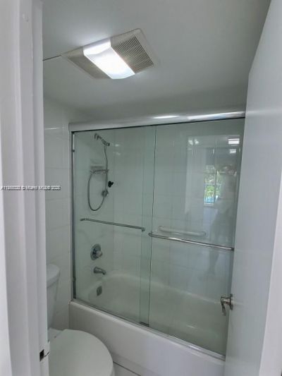 100 Bayview Dr, Unit 224, Sunny Isles Beach, FL 33160 Photo