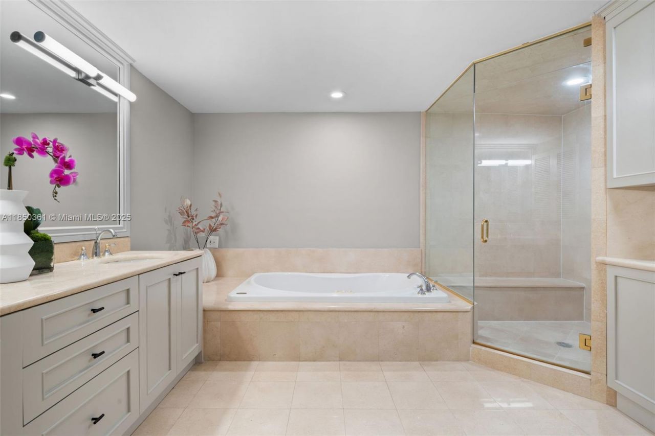 2100 N Ocean Blvd, Unit 18D, Fort Lauderdale, FL 33305 Photo