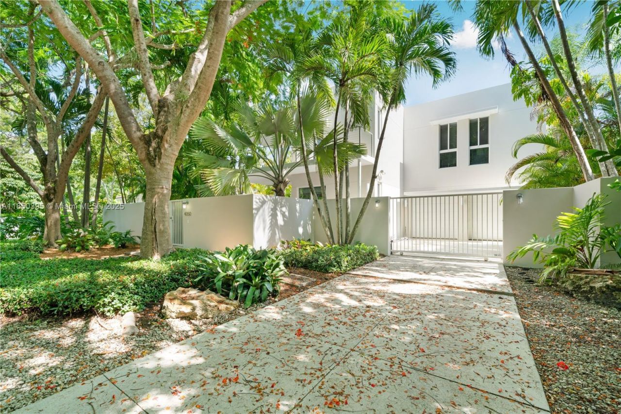 4050 Hardie Ave, Miami, FL 33133 Photo