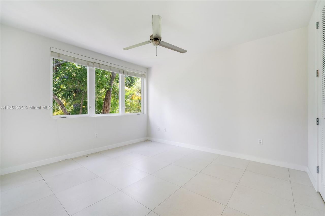 4050 Hardie Ave, Miami, FL 33133 Photo