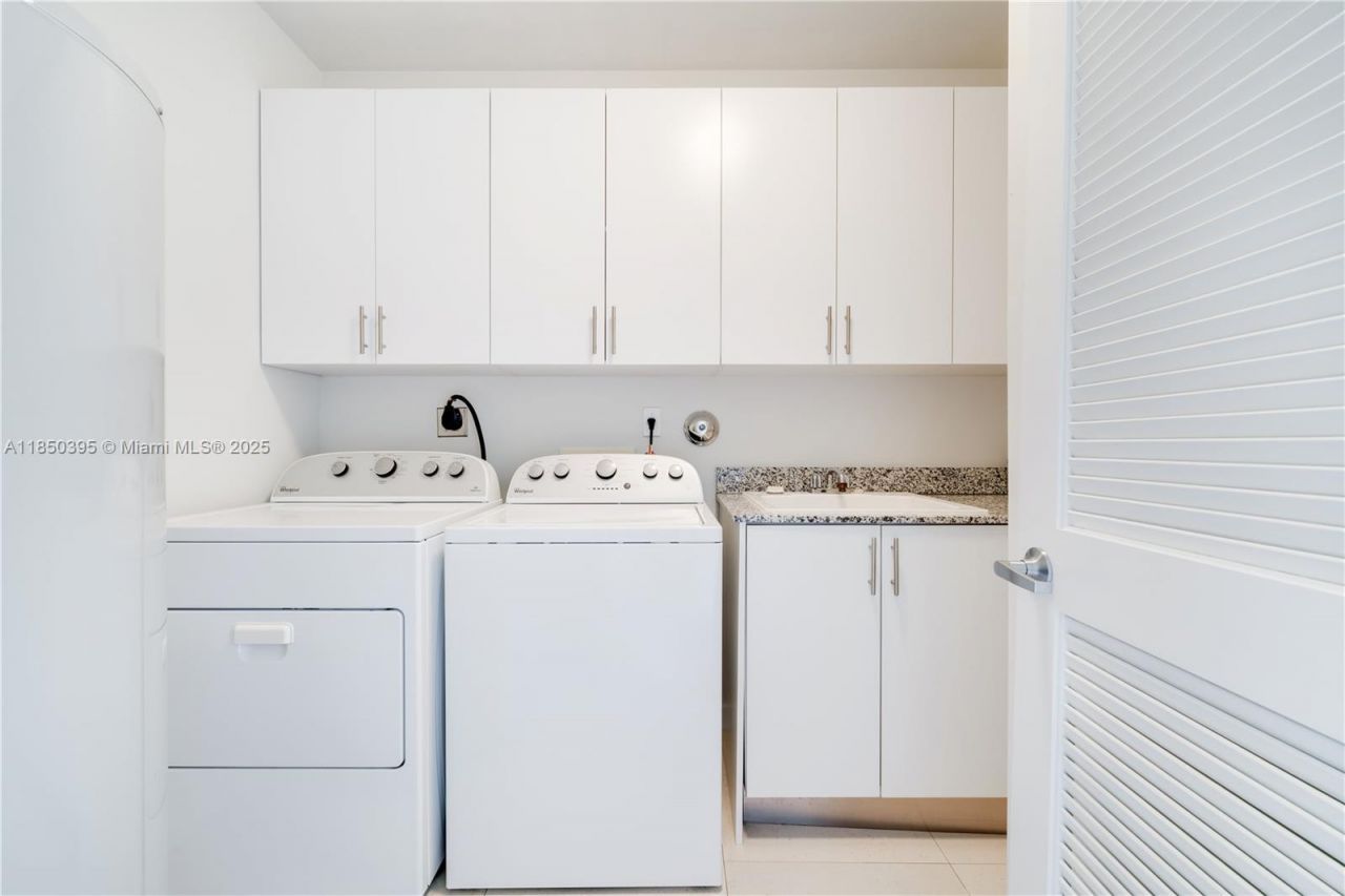 4050 Hardie Ave, Miami, FL 33133 Photo