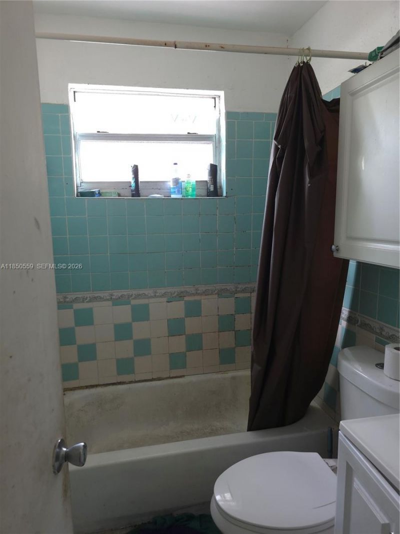 163 NW 18th Ct, Miami, FL 33125 Photo