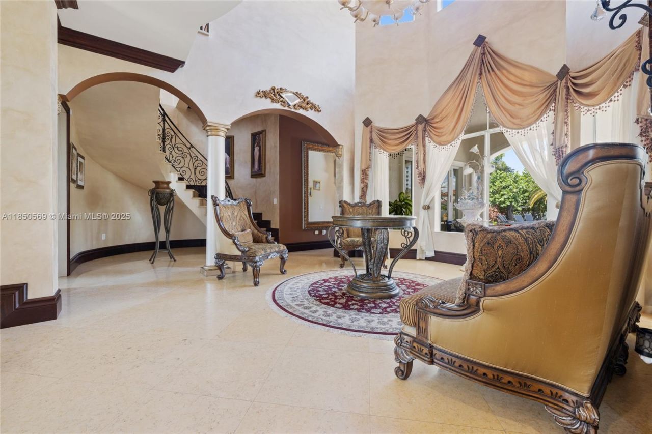 9861 NW 135th St, Hialeah Gardens, FL 33018 Photo